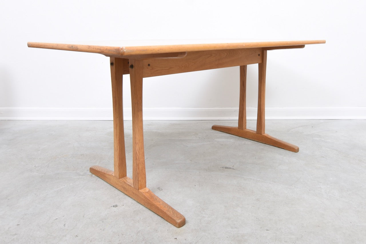 Shaker dining table in oak by Børge Mogensen