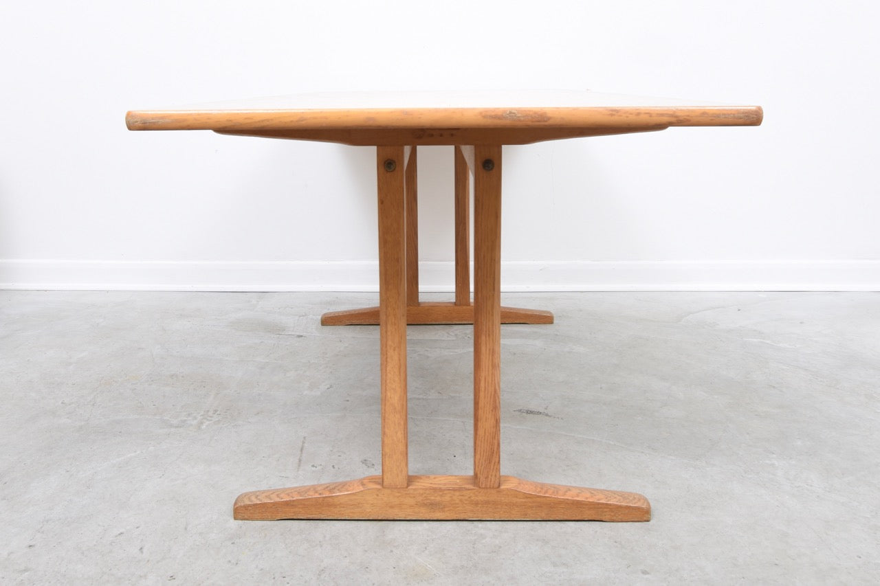 Shaker dining table in oak by Børge Mogensen