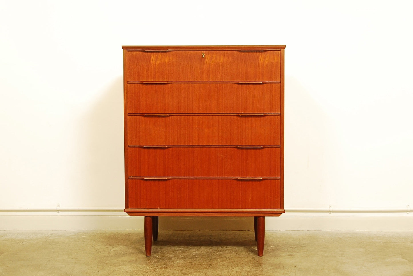 Chest of five deep drawers