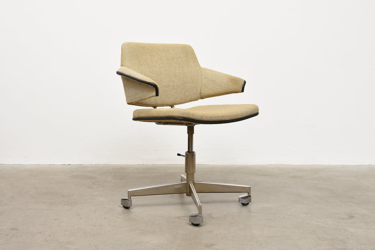 1960s swivel chair by Labofa