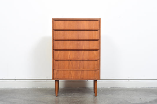 Narrow chest of six drawers