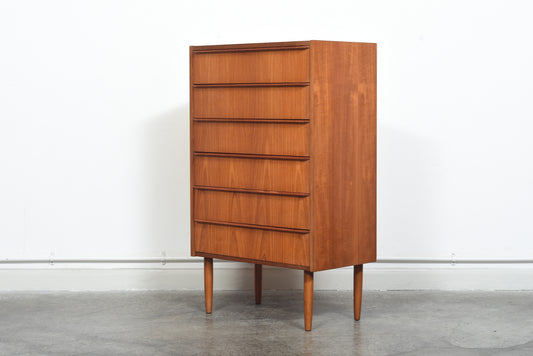 Narrow chest of six drawers