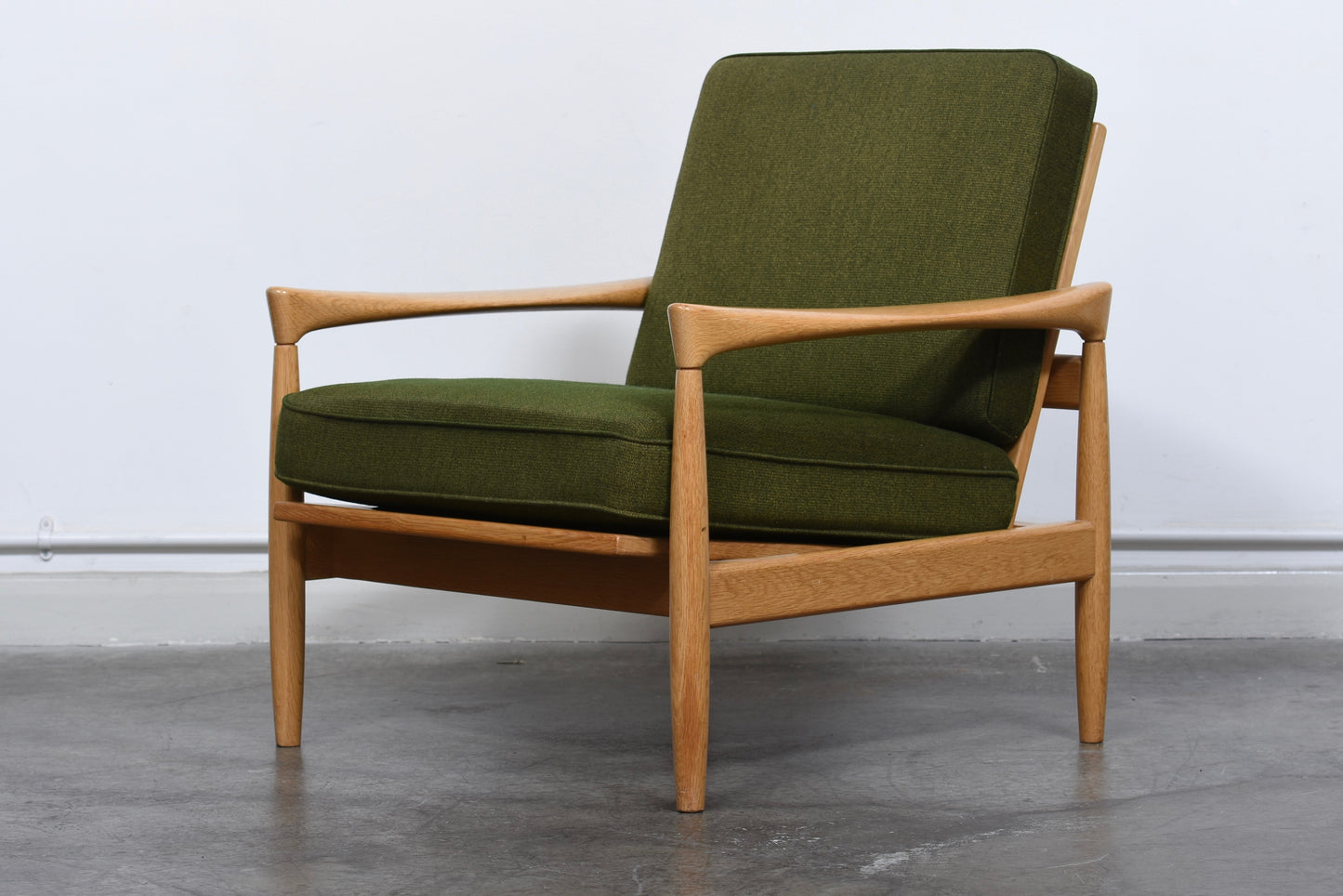 Oak lounge chair by Eric Wørts