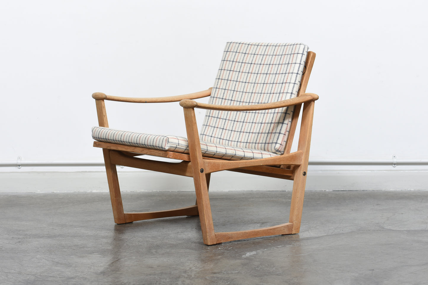 Spade lounge chair in oak by M. Nissen