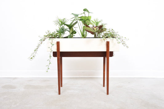 Swedish plant stand