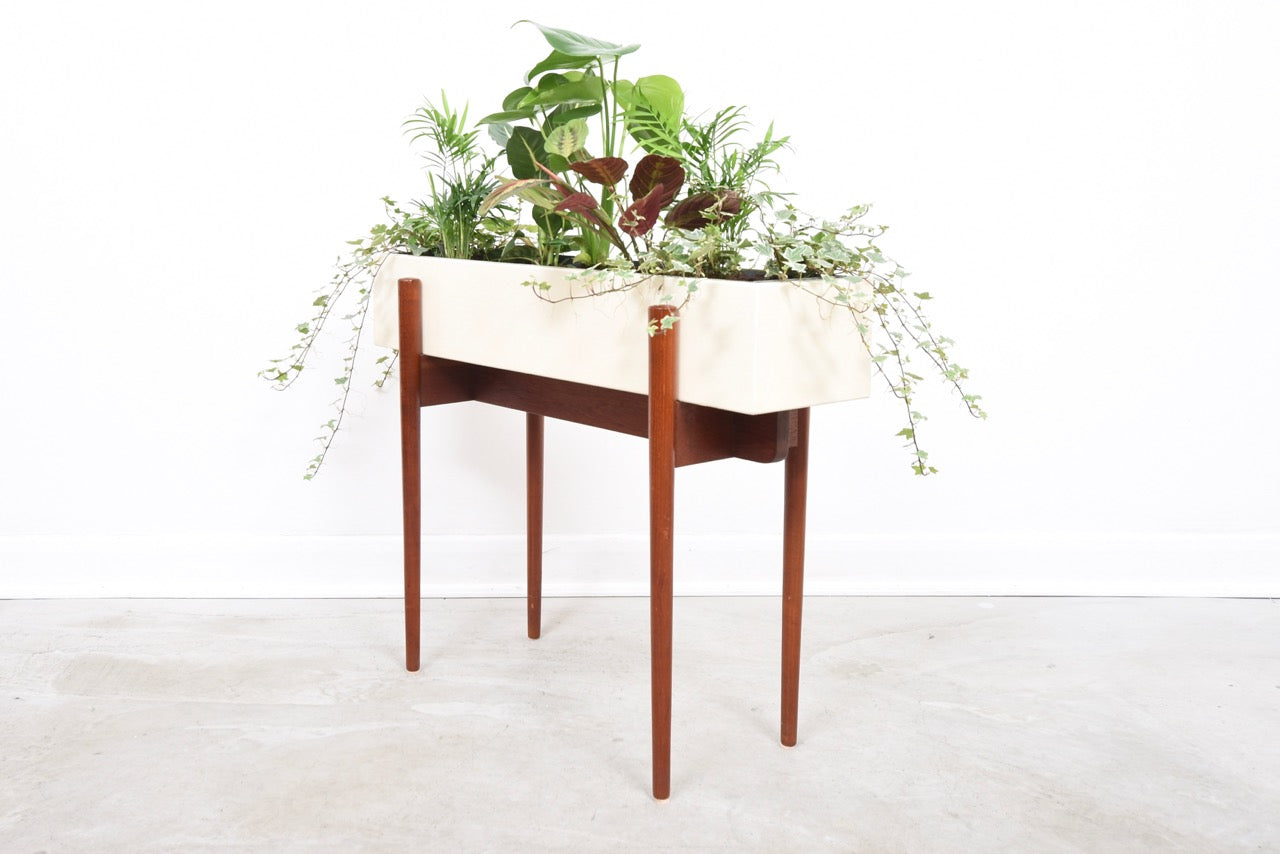 Swedish plant stand