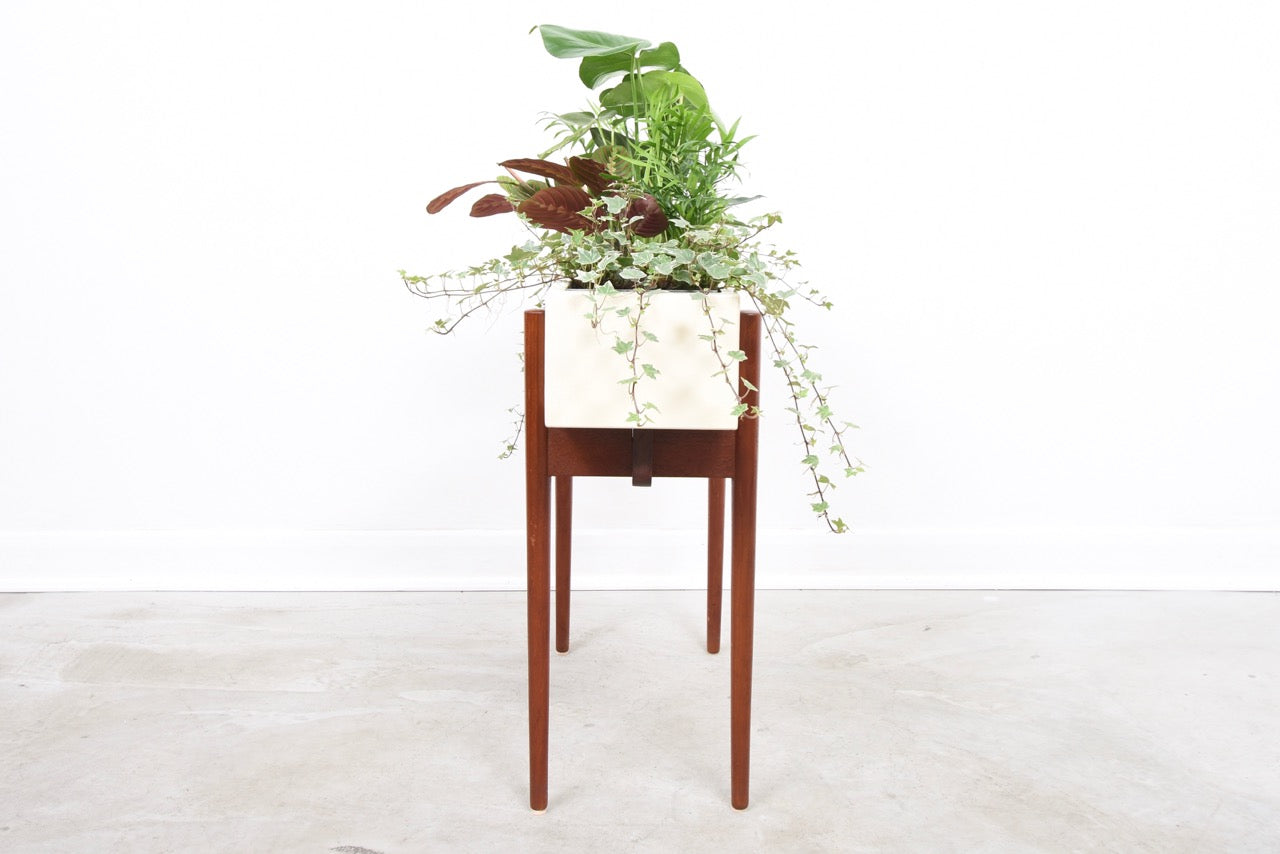 Swedish plant stand