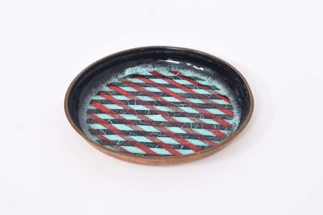 Copper dish by Astrid Wessel