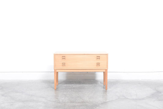 Low oak storage cabinet / TV stand