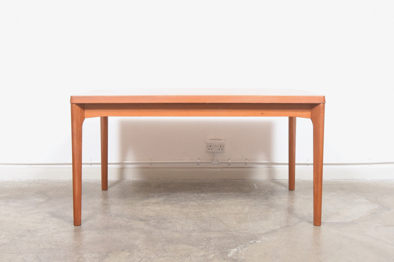 Extending dining table by Vejle Møbelfabrik