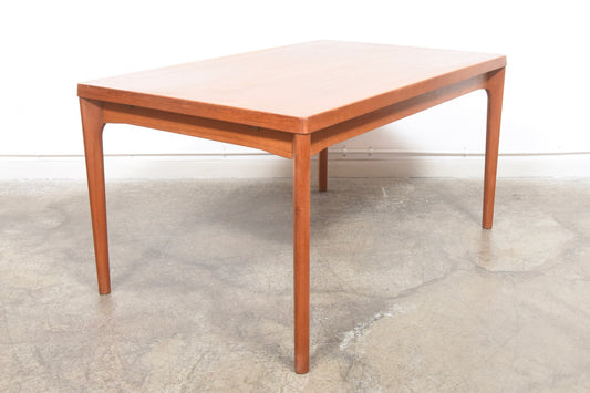 Extending dining table by Vejle Møbelfabrik