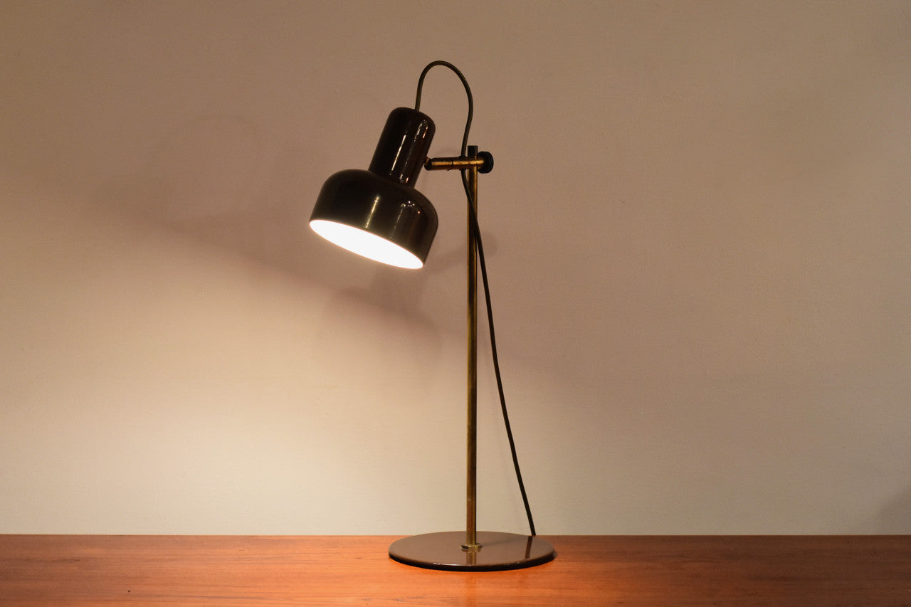 Height adjustable desk lamp