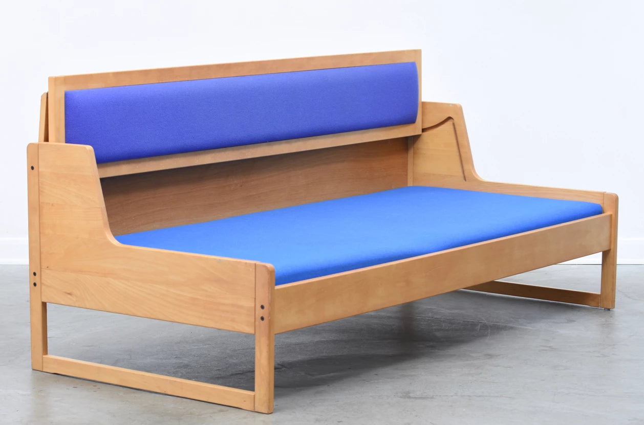 Vintage daybed in beech + wool