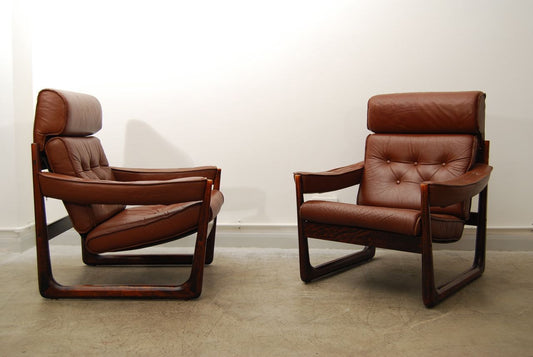 Pair of Norwegian loungers