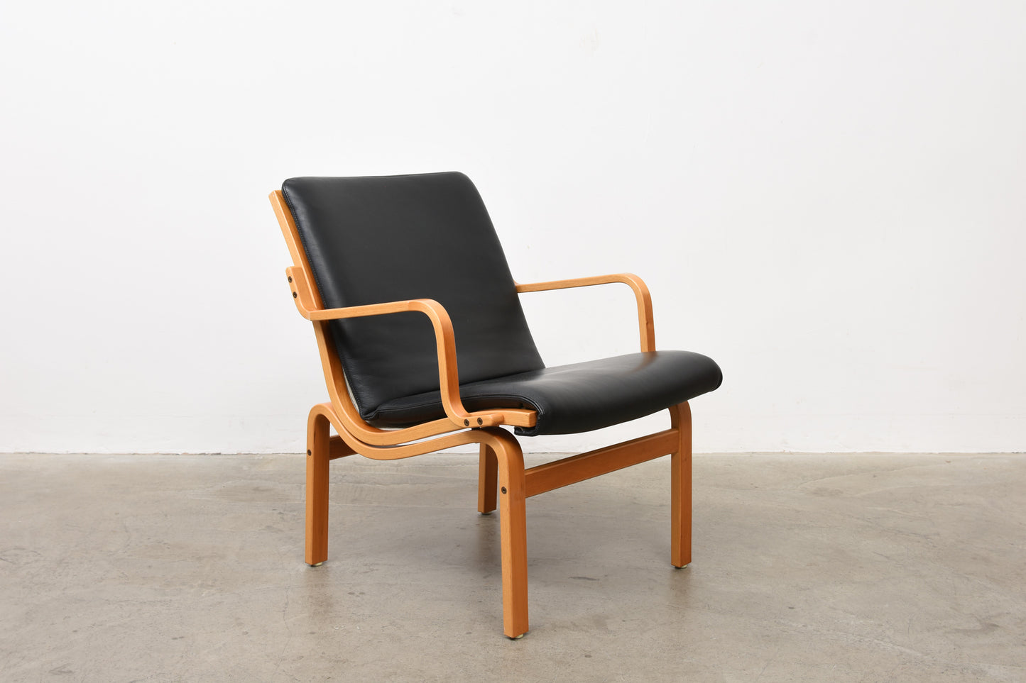 1980s beech + leather lounger