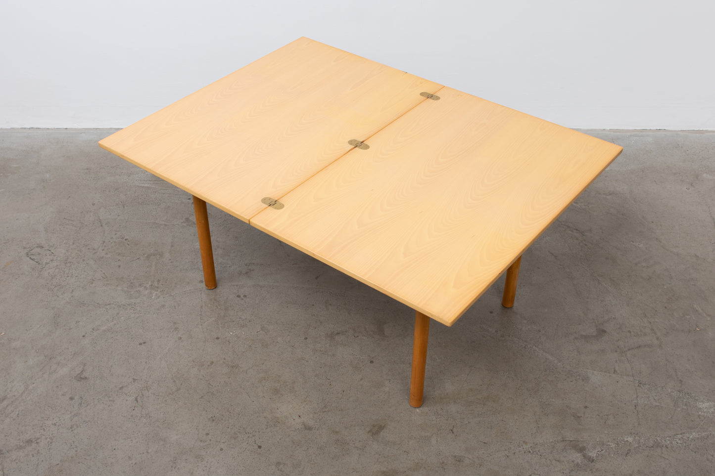 'Tremme' table in beech by Børge Mogensen