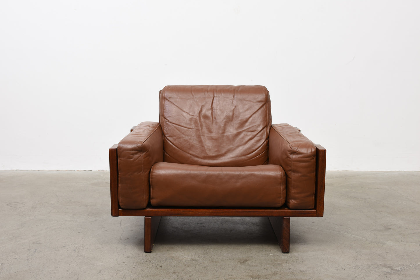 Model 1001 leather + oak lounger by Bruksbo