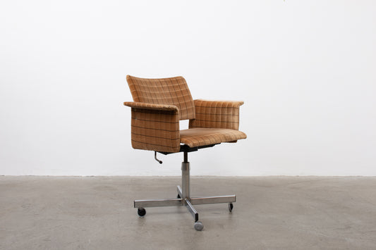 1960s desk chair on swivel base