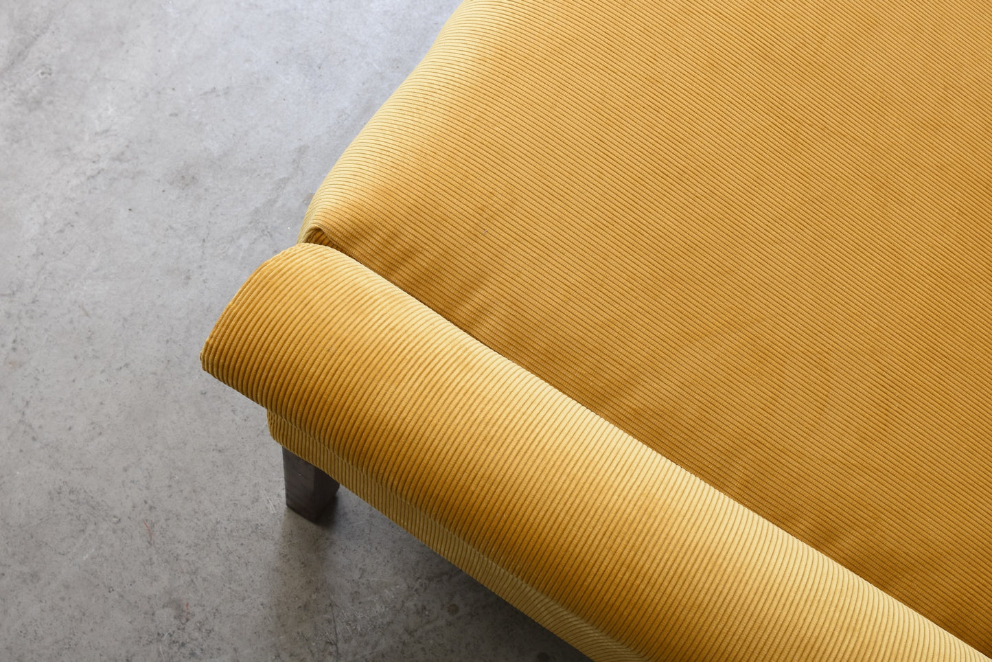 Newly upholstered: 1960s lounger in corduroy