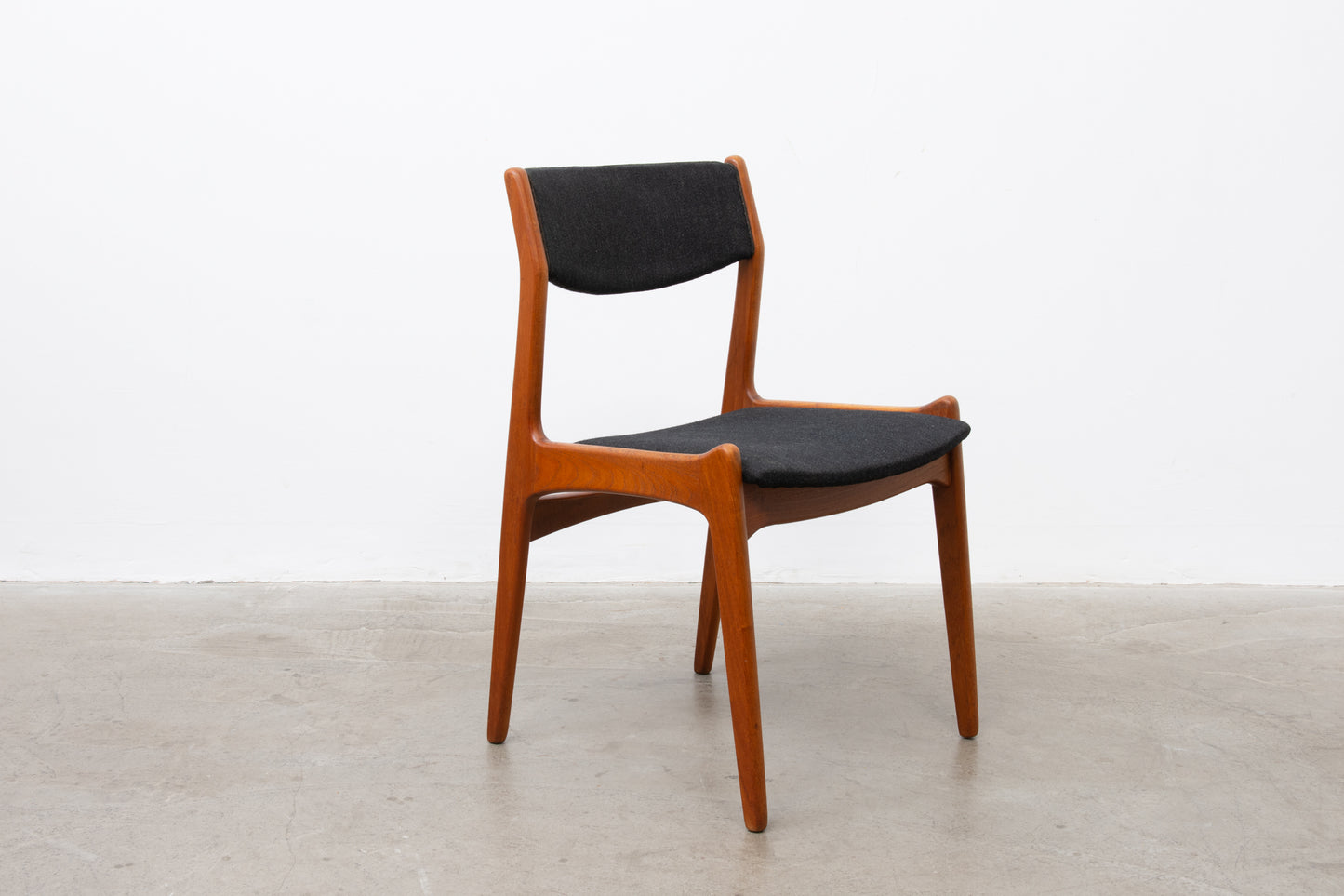 Choose your own fabric: Set of teak dining chairs by Henning Kjærnulf