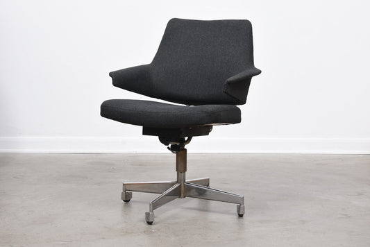 1960s height-adjustable swivel chair by Labofa