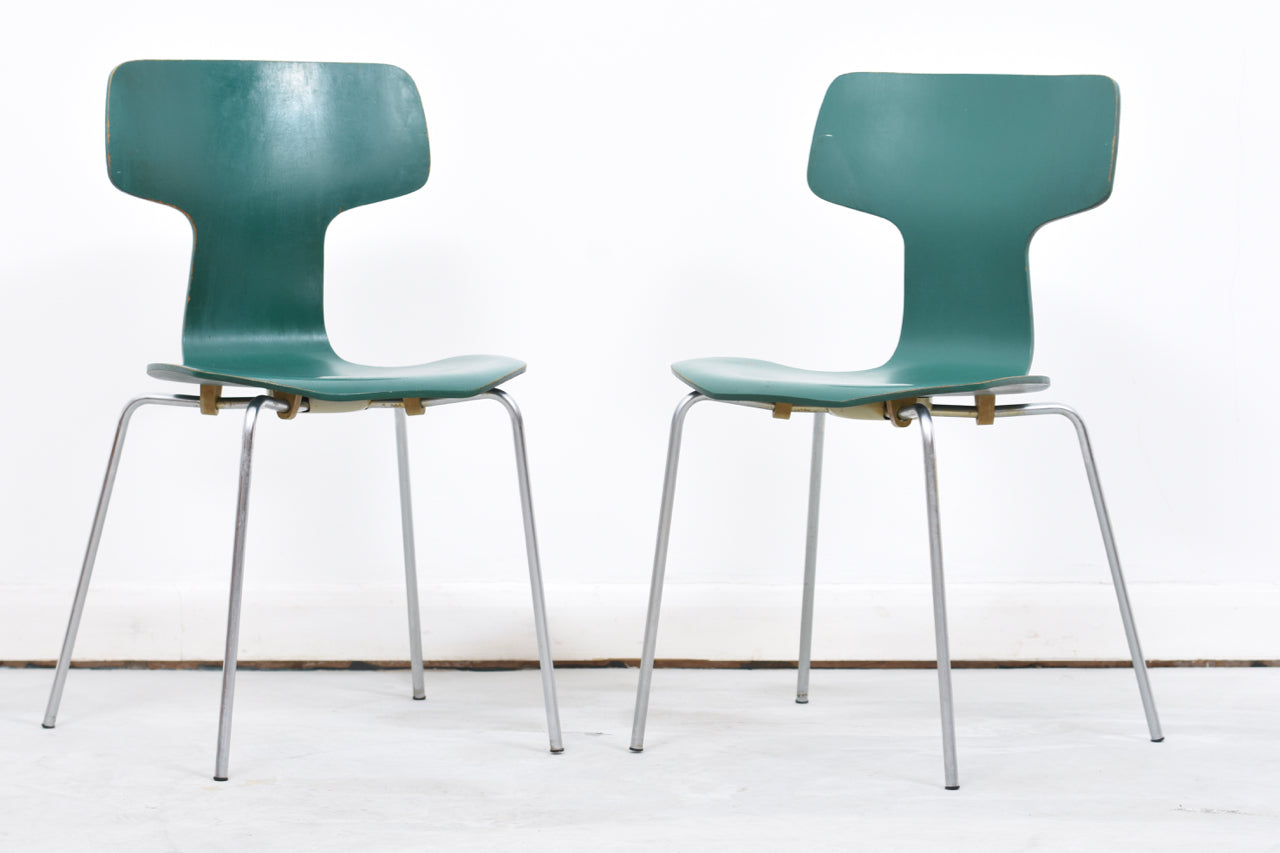 Set of four stacking chairs by Arne Jacobsen