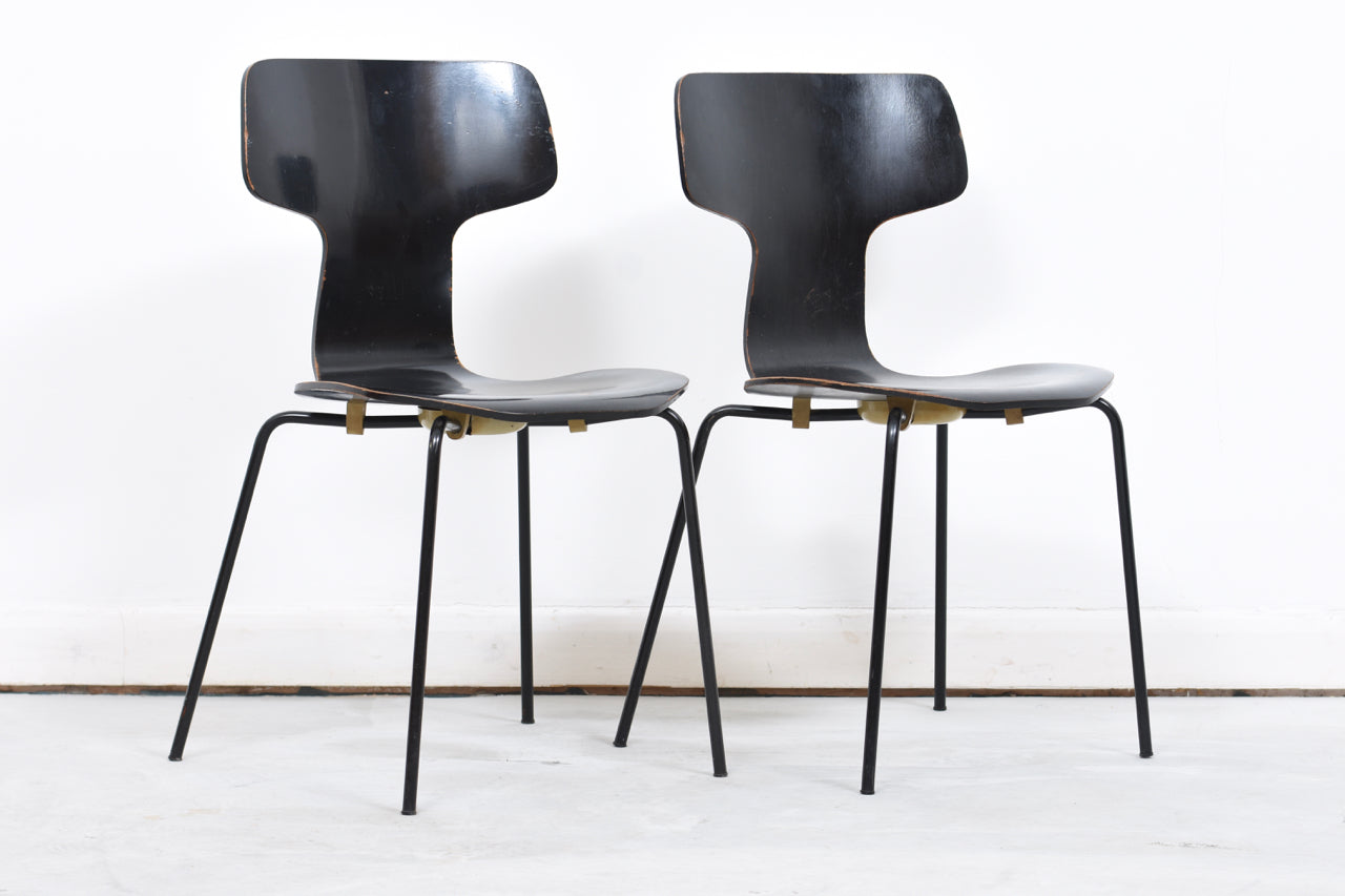 Set of four stacking chairs by Arne Jacobsen