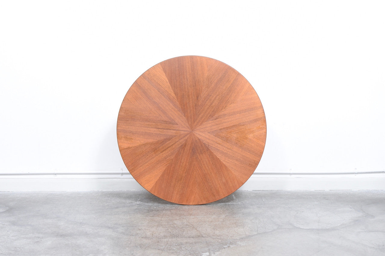 Round coffee table in teak