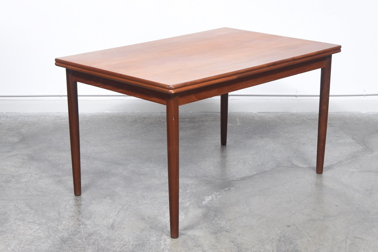 Extending dining table in teak no. 2