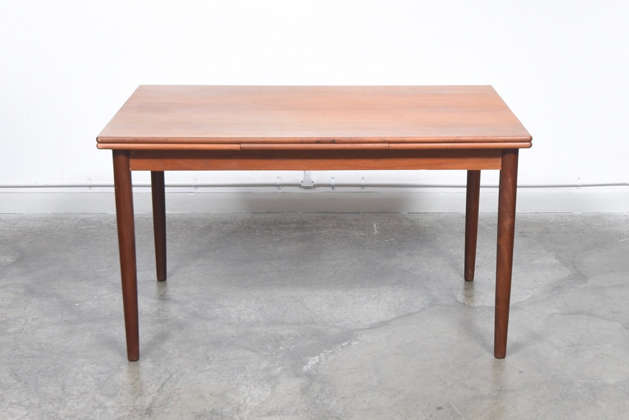 Extending dining table in teak no. 2