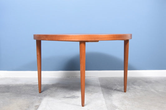 Round dining table by Kai Kristiansen