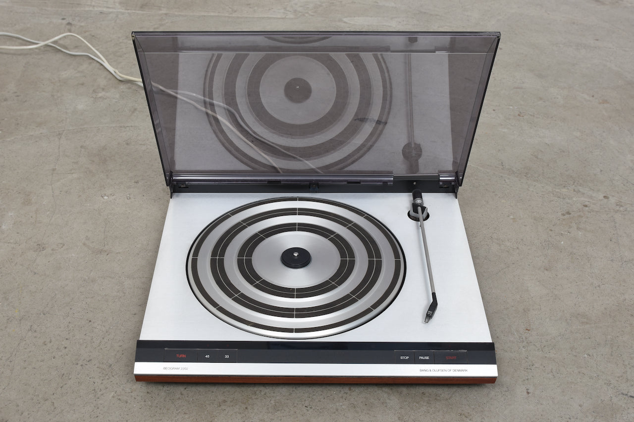 Beogram 2202 record player by Bang & Olufsen