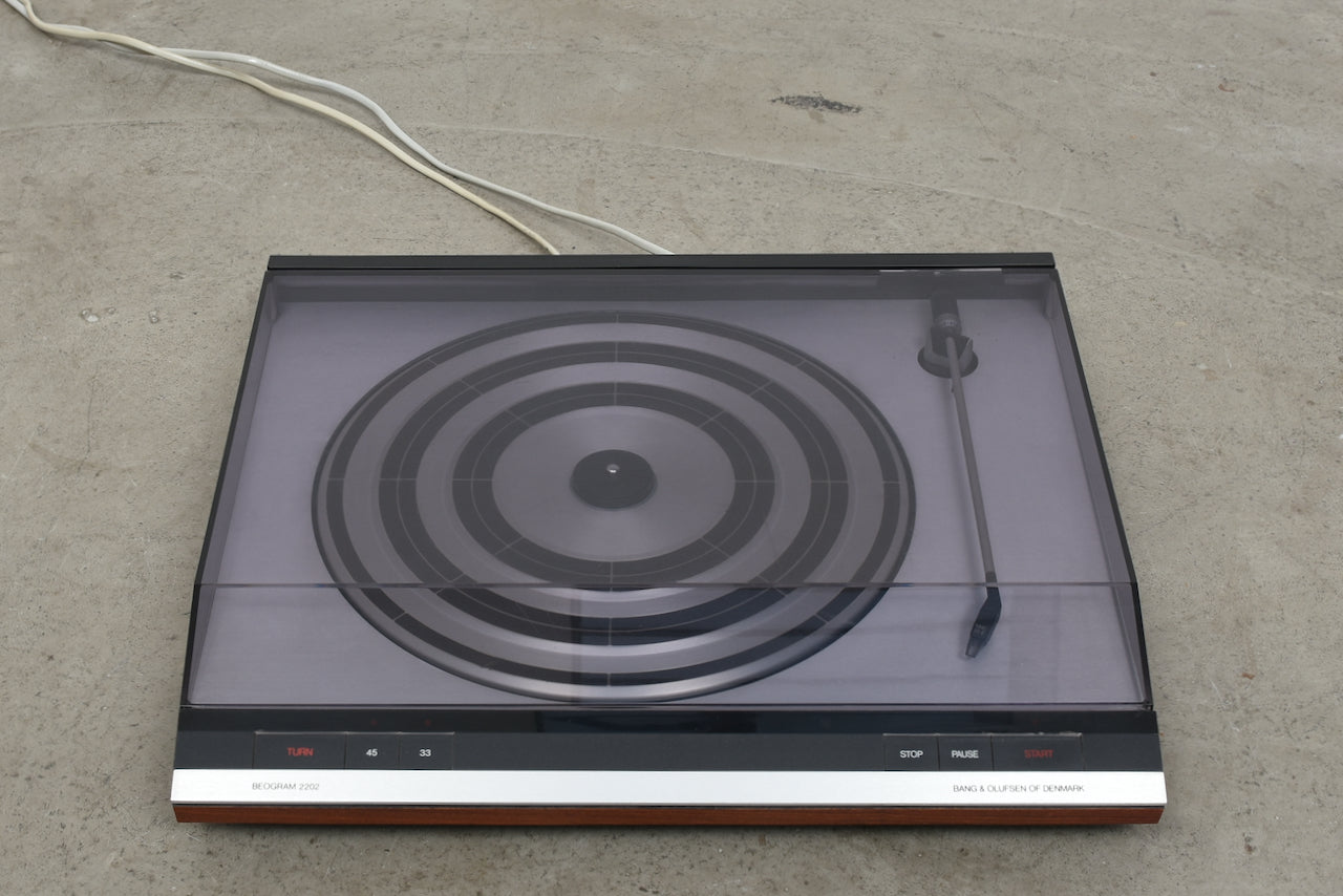 Beogram 2202 record player by Bang & Olufsen