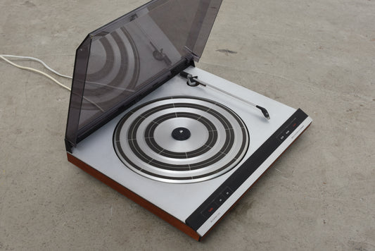 Beogram 2202 record player by Bang & Olufsen