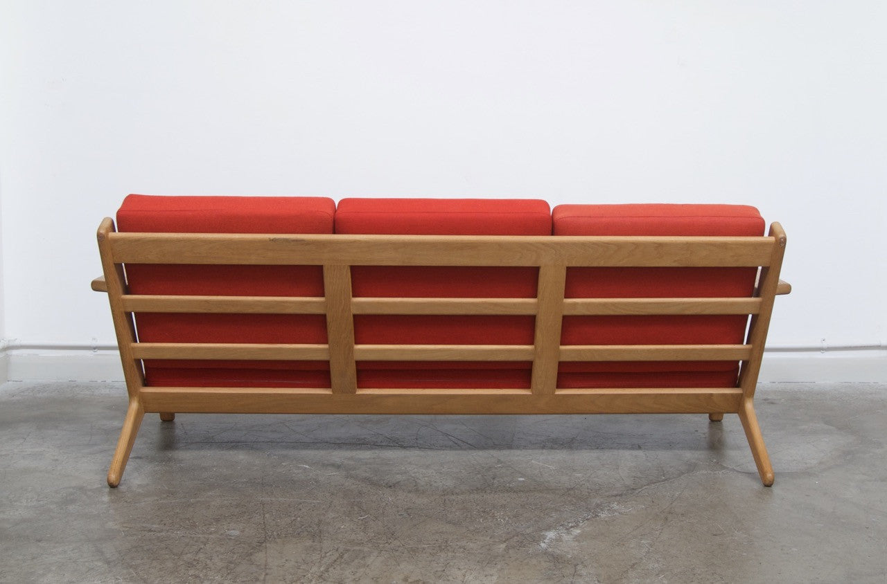 GE-290 three seat sofa by Hans Wegner