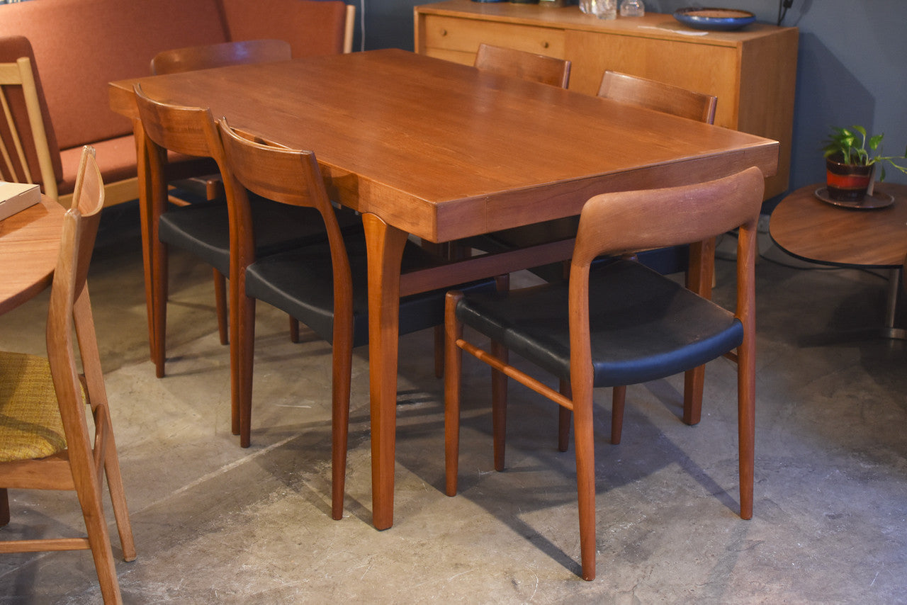 Just in: Extending teak dining table