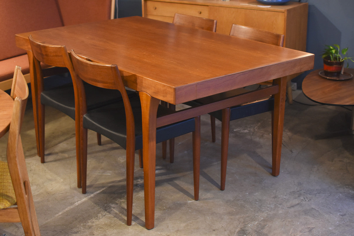 Just in: Extending teak dining table