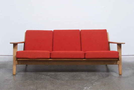 GE-290 three seat sofa by Hans Wegner