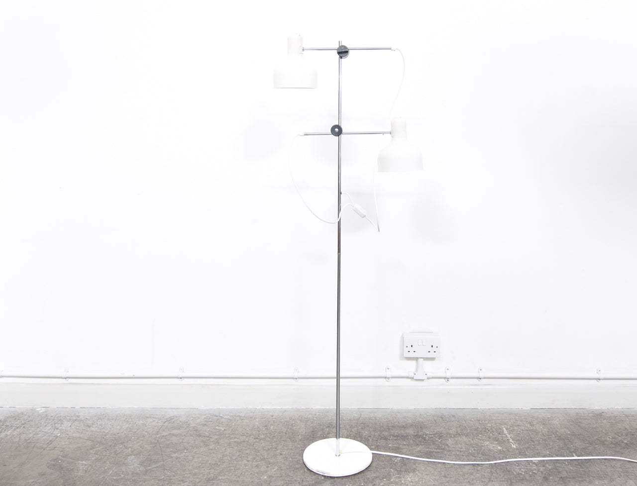 Twin-headed floor lamp with matt white shades