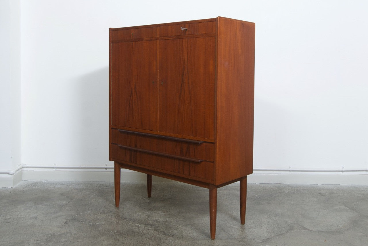 Teak highboard