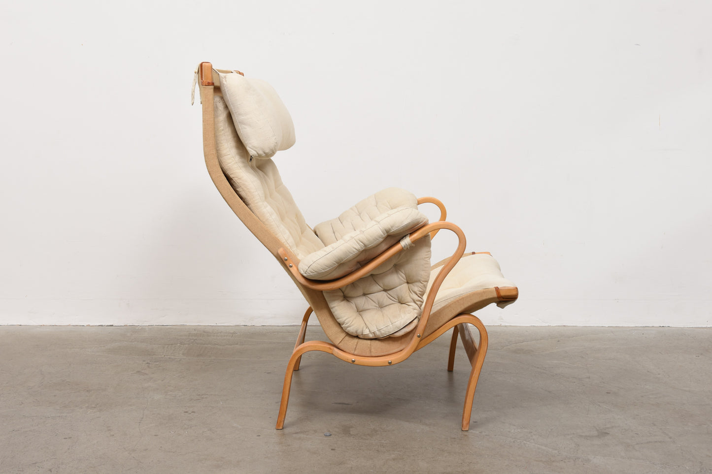 1960s 'Pernilla' lounger by Bruno Mathsson