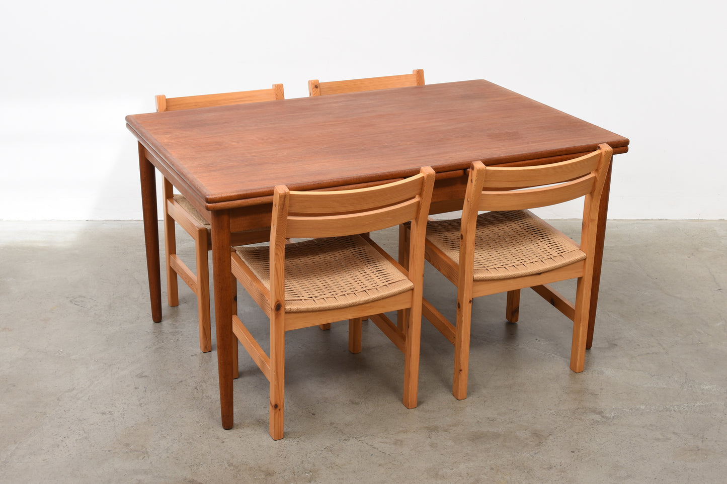 1960s Danish dining table in teak - 140L cm