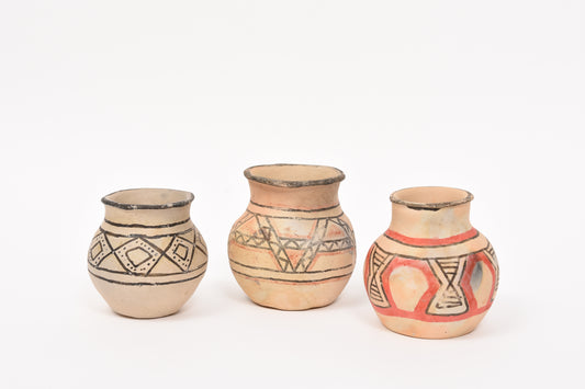 Set of Waurá ceramic pots