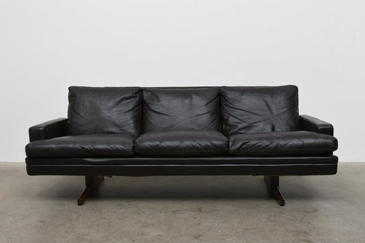 Model 807 sofa by Fredrik Kayser