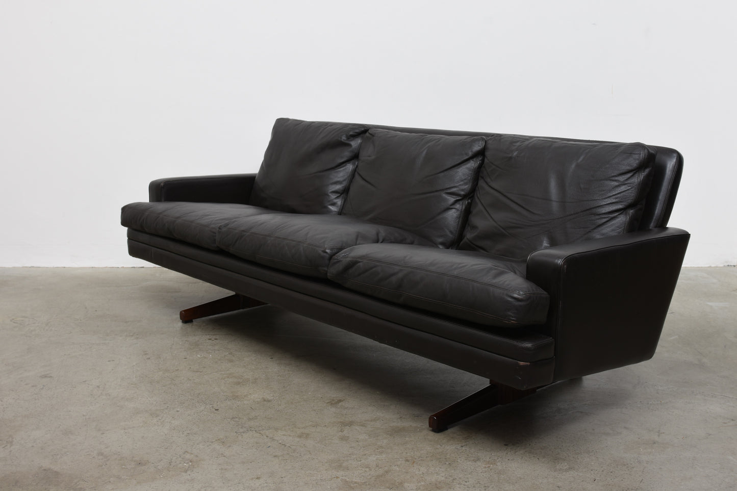 Model 807 sofa by Fredrik Kayser