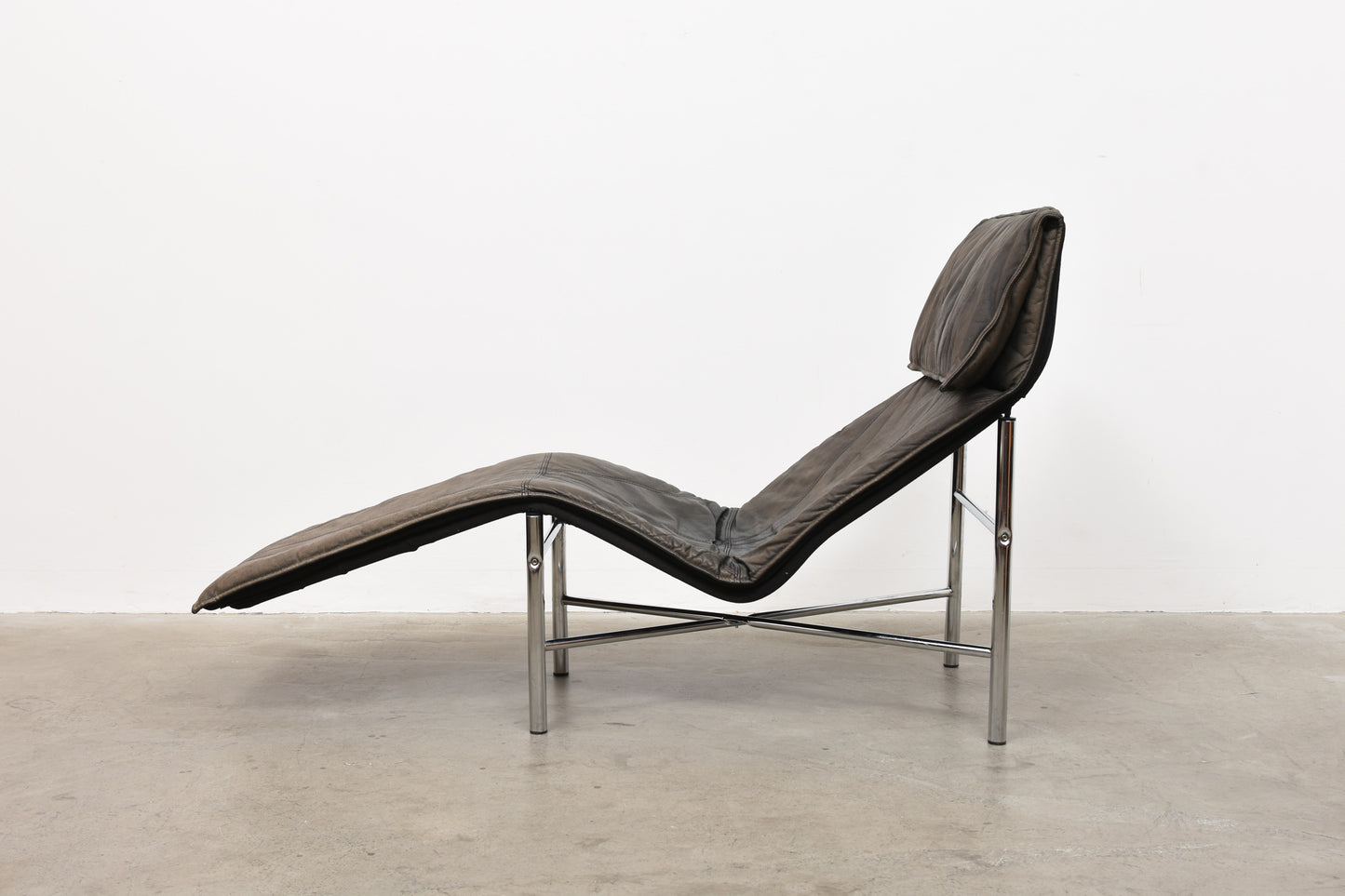 'Skye' chaise longue by Tord Björklund