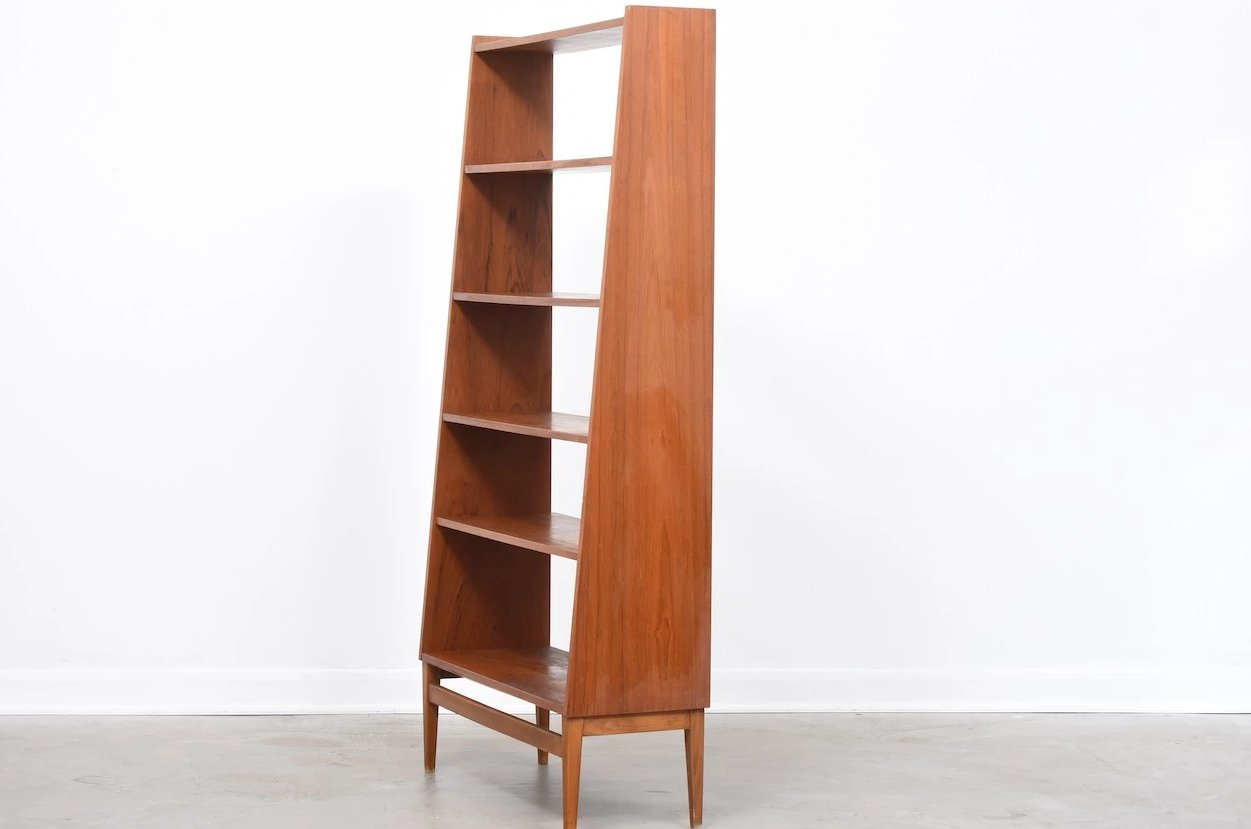 1960s freestanding bookshelf in teak