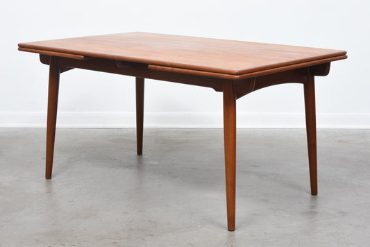AT-312 dining table by Hans J. Wegner