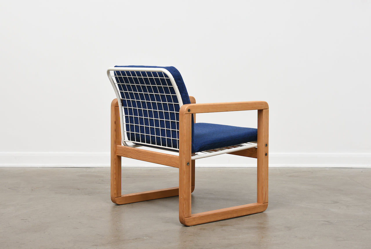 1980s armchair in pine + wire mesh