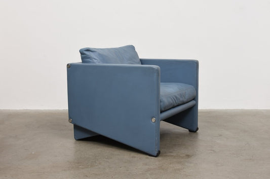 Leather lounger by Artifort